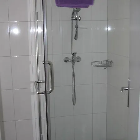 巴雷卡班佐酒店 招待所 4*