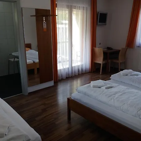 巴雷卡班佐酒店 4*